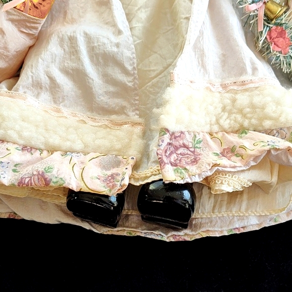 Vintage Brinn's Cream and Pink Victorian Collectible Santa Claus Figurine/Stand - Picture 5 of 13